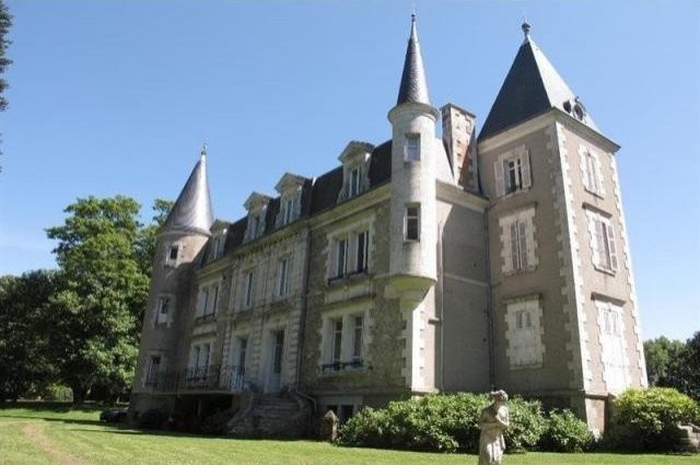 10 bedroom Castle For Sale: 87380.. - 2