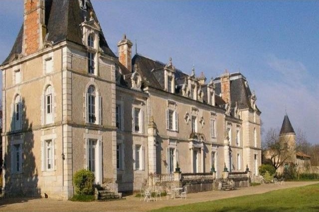 10 bedroom Castle For Sale: 86000 VIENNE - 2