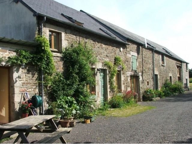 Farmhouse With 3 & 4 Bedroom Gites