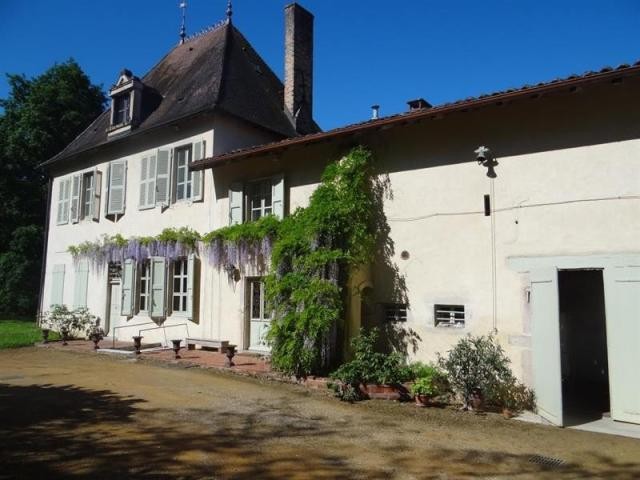 7 bedroom House For Sale: 01400.. - 2