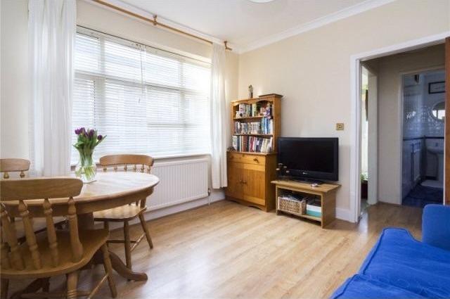 Gwendoline Avenue, E13 - 2