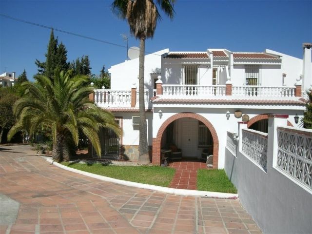 Villa - A fantastic semi-detached villa.. - 2