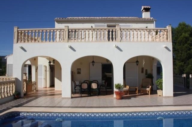 4 Bedrooms - Villa - Alicante - For Sale