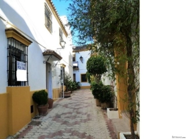 Townhouse for sale in Marbella Centro..