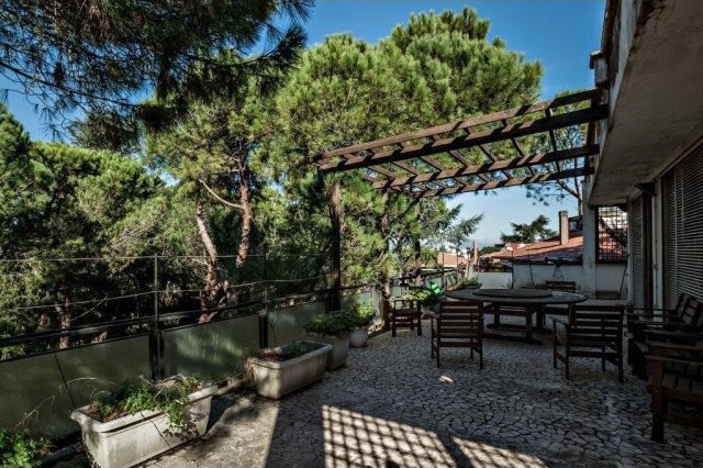 2 Bedrooms - Attic - For Sale