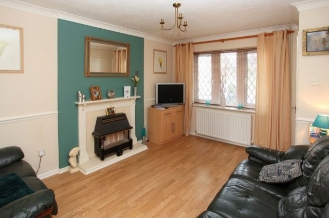 Well-Presented Two Bedroom Semi.. - 2