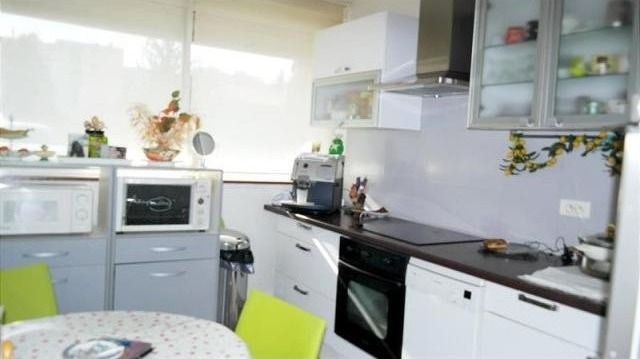 3 bedroom Flat For Sale: 63400.. - 2