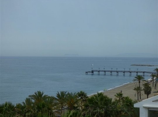 Beautiful duplex penthouse located in a..