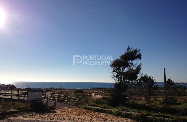 Plot of land with sea views & minutes.. - 2