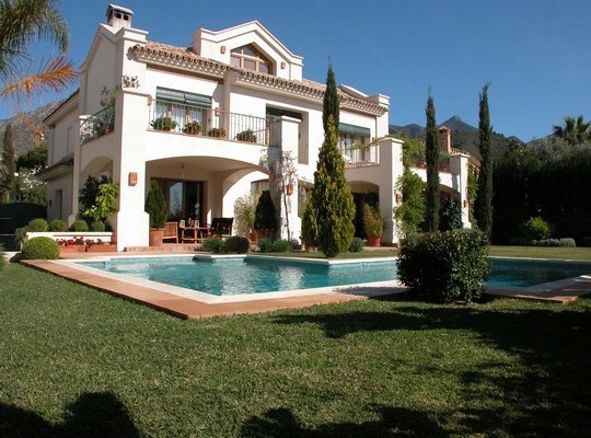 Villa for sale in The Golden Mile..