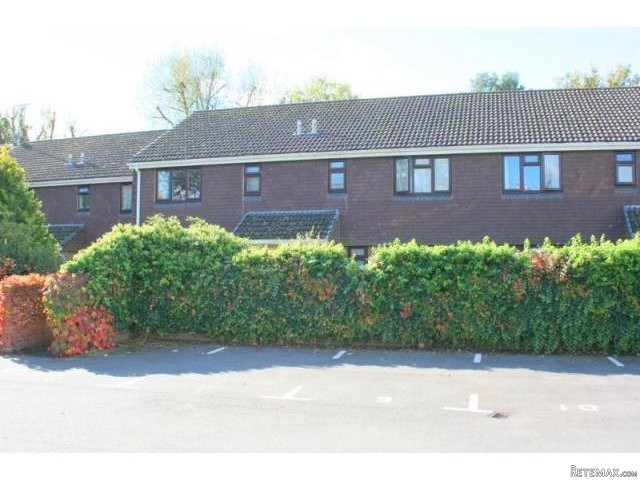 Robyns Way, Edenbridge, Kent Tn8