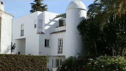 Town House - BANK..