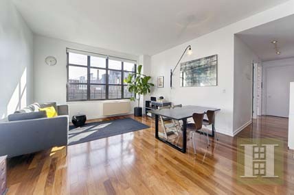 3 bedroom Apartment For Sale: 80..