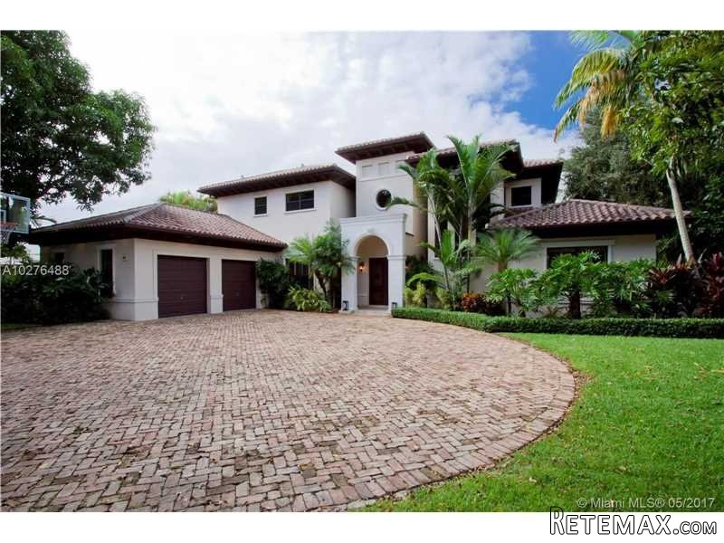4 bedroom House For Sale: 610 Blue Rd