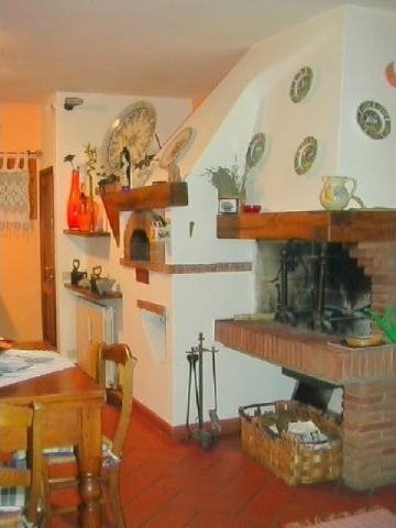 Villa - For Sale - Near Florence - EUR.. - 2