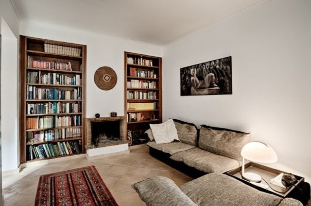 5 Bedrooms - House - For Sale