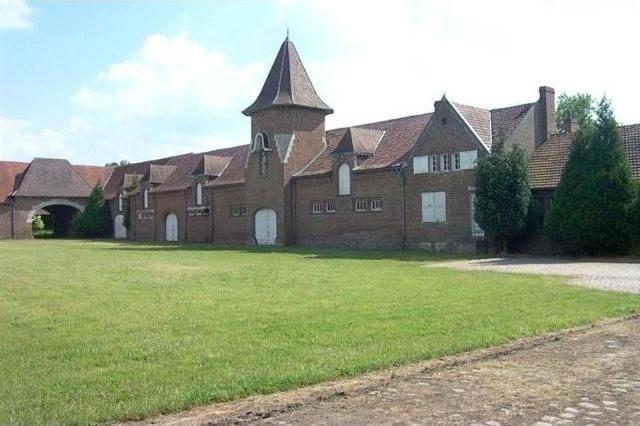 House For Sale: 02300 CHAUNY
