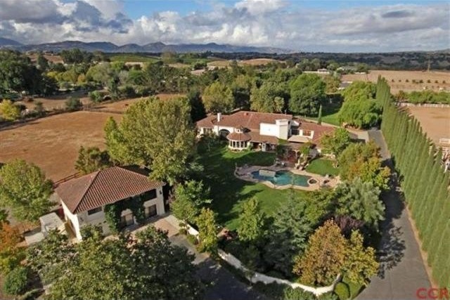 5 bedroom Apartment For Sale: 1490 Dove..