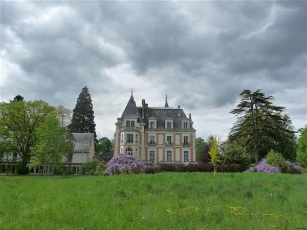 Impressive Chateau With Hotel/guest..