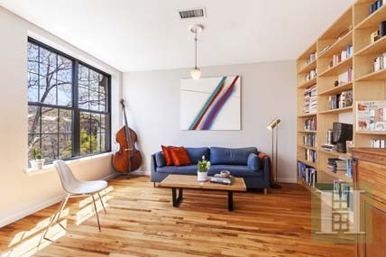 3 bedroom Apartment For Sale: 320..