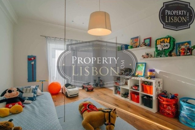4 Bedrooms - Apartment - LISBON - For..