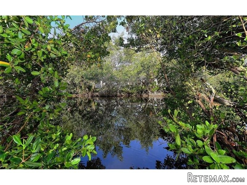 4 bedroom House For Sale: 7372.. - 2
