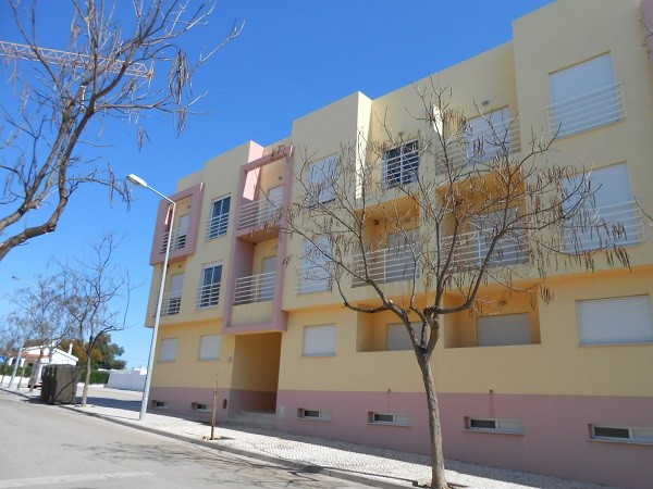 3 Bed Apartment For Sale - Conceicao de..
