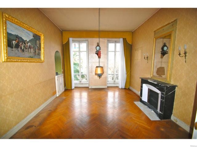 Stunning large five bedroom apartment..