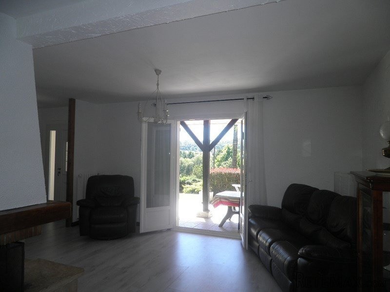 Well Maintained Traditional House - 2