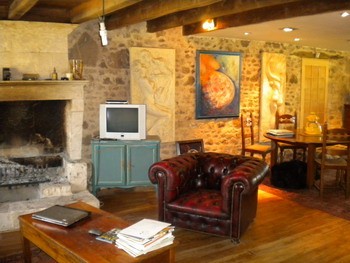 Beautifully Restored Farmhouse With 2.. - 2