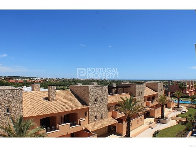 Penthouse apartment with views to golf
