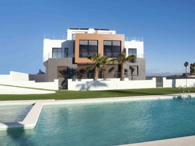 Modern style bungalow in Villamartin
