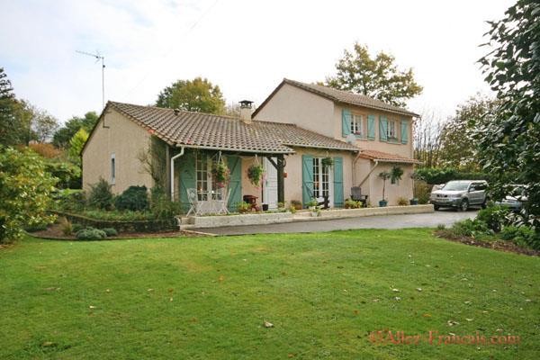 Nontron (Dordogne) - Immaculate 4 bed.. - 2