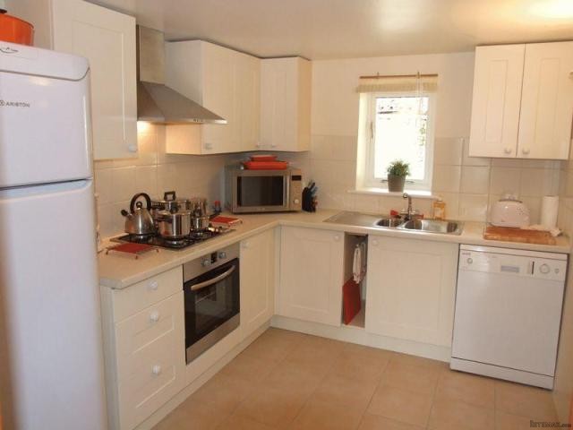 2 Bedroom Detached House For Sale - 2