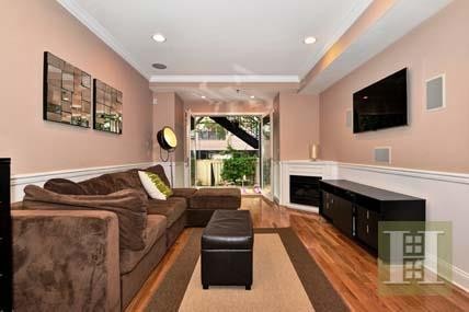 2 bedroom Apartment For Sale: 211..