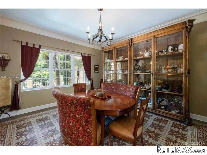 5 bedroom House For Sale: 1215 Alhambra.. - 2