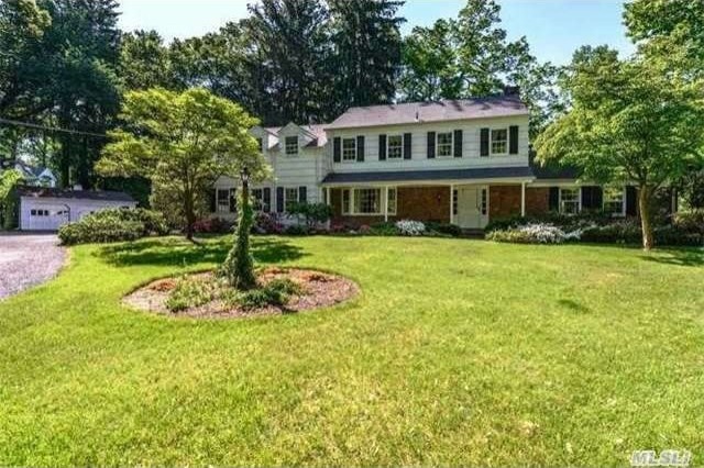 471 Woodbury Rd Cold Spring Hrbr, NY..