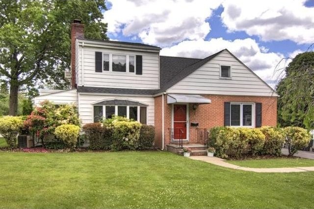 4 bedroom Residence For Sale: Port..