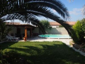 Nice Single Storey Villa, Circular Pool - 2