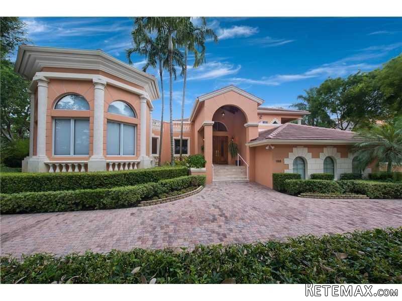 6 bedroom House For Sale: 198 ISLA..