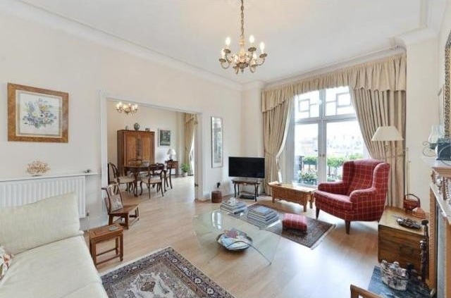 3 Bedrooms - Apartment - London - For..