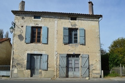 Aigre property to renovate