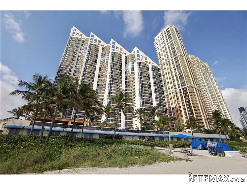 3 bedroom Flat For Sale: 17555 Collins.. - 2