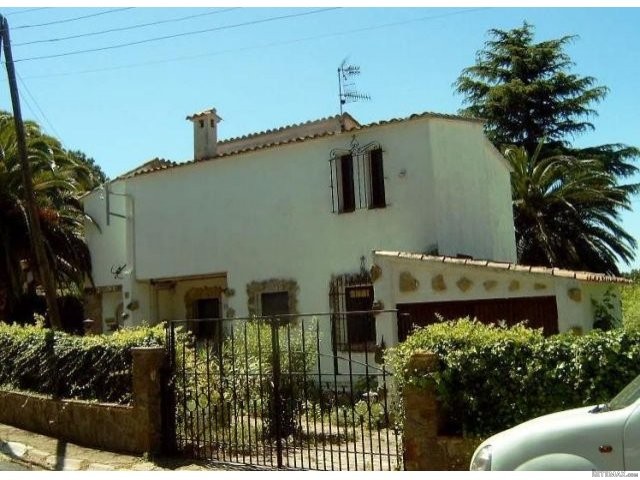 5 Bedrooms - Villa - Girona - For Sale