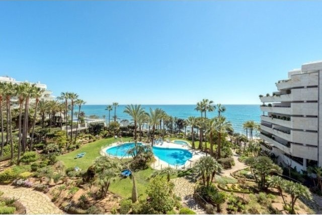 4 Bedroom Front Line Beach Apartment In..