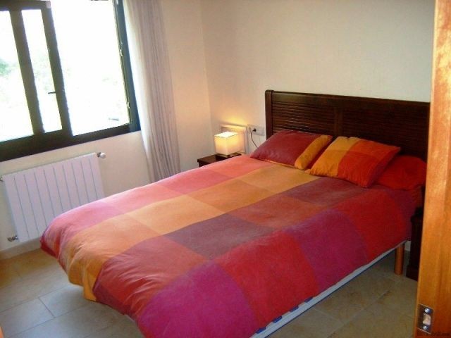4 Bedrooms - Semi Detached House -.. - 2