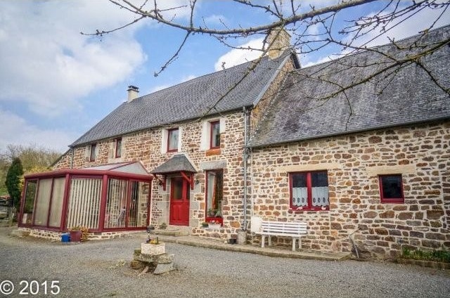 Longere with 4.8 Hectares