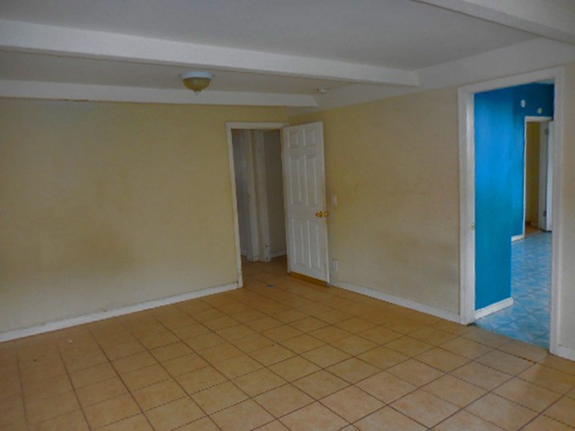 1201 S Acacia Ave Compton, CA, 90220.. - 2