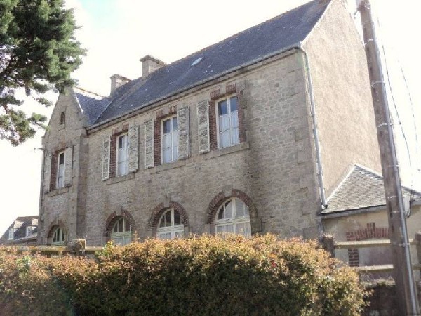 Large Historic Property with Sea Views