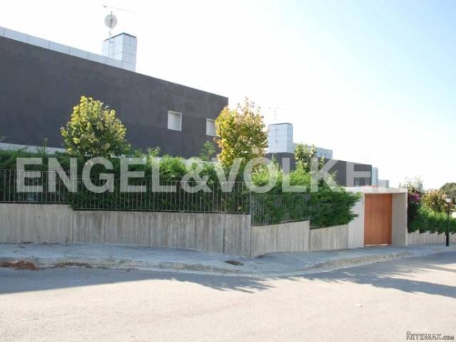 Sustainable. For sale/rent. New..